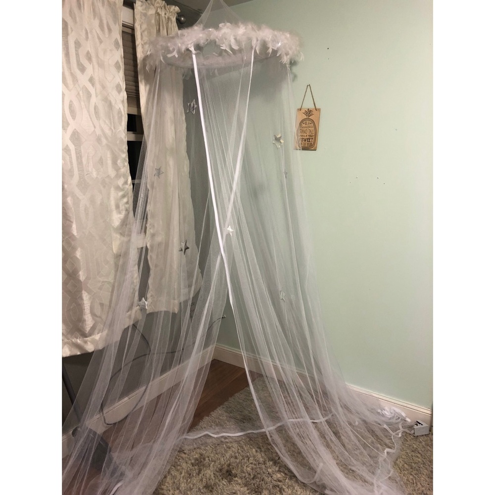 White Feathered Canopy